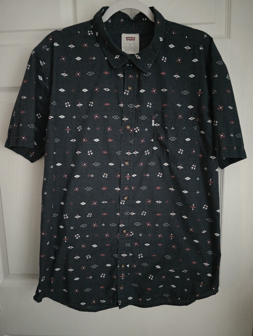 Levi's Men's Navy Southwestern Geometric Print Button Down XL